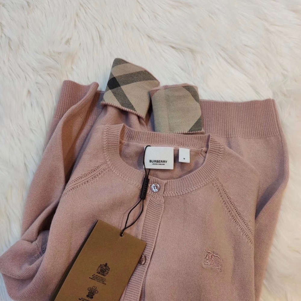 Burberry pink sweater size M
